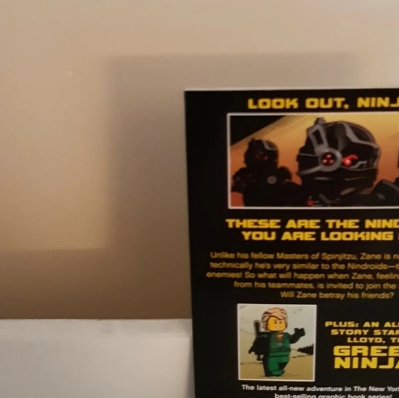 Lego Ninjago Master of Spinjitzu  Book ''Night Of The Nindroids'' - Picture 5 of 6